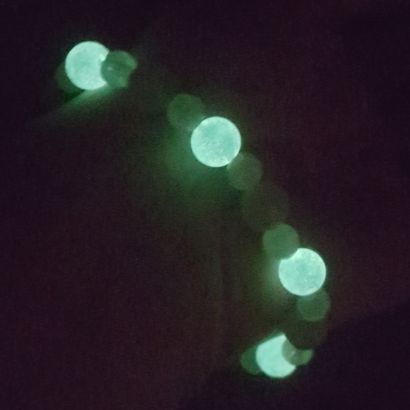 🐻 Kunzite Pink Gummy Bear Bracelet - Picture 4 of 5